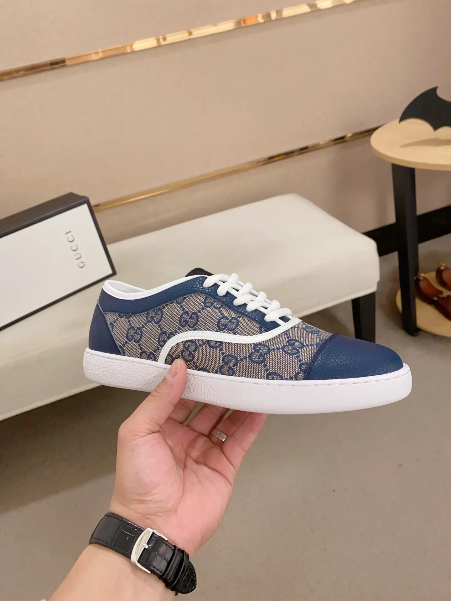 Men's clothing and shoes💰:400💰 (GUCCI) The latest model from the official website 🎁🎁Casual and fashionable men's shoes👟, hot style 💥The version is simple and elegant, exclusive for trendy men. Unique official website latest brand elements 👑Gucci original decoration, fashionable and generous, the fabric is original cowhide ✅sheepskin lining, the official website specifies wear-resistant casual outsole, the classic model is taken in kind at the counter🎬38-44 (45 is not returned or exchanged)